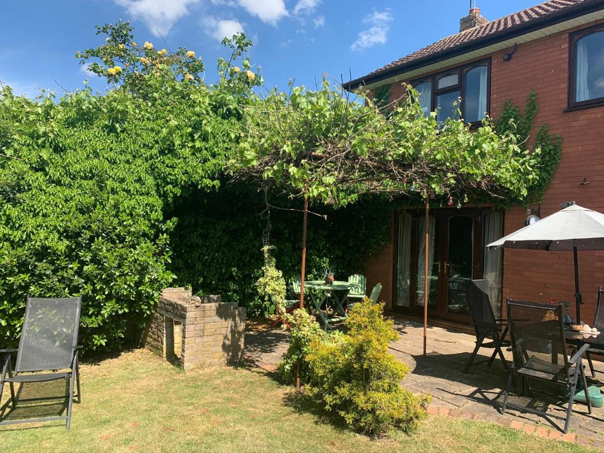 The Cedars House B&B Nuneaton Esterno foto